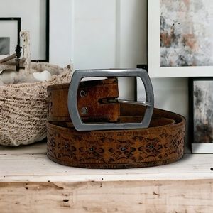 Vintage 70’s Tooled Leather Belt with Pewter Tone Buckle | Size 38